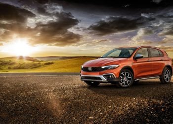 Νέο Fiat Tipo Cross: Διαθέσιμο στην Ελλάδα το νέο δυναμικό C-Crossover
