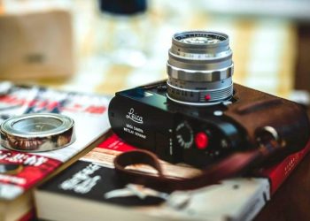 Μια ξεχωριστή έκθεση φωτογραφίας  για… αναγνώστες με τα βιβλία τους