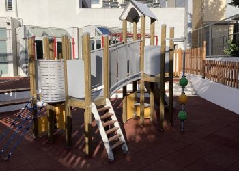 Τοποθετήθηκαν νέα  παιχνίδια στους αύλειους χώρους τριών νηπιαγωγείων