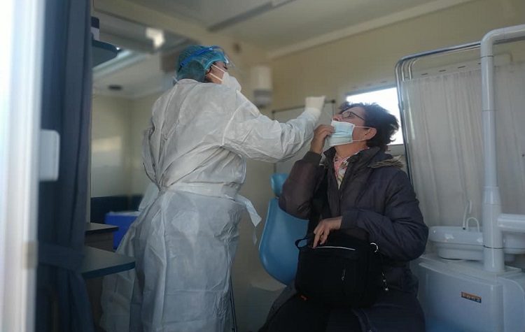 Χαμηλό το ιικό φορτίο στα Βριλήσσια - 3 θετικά στα 566 rapid tests