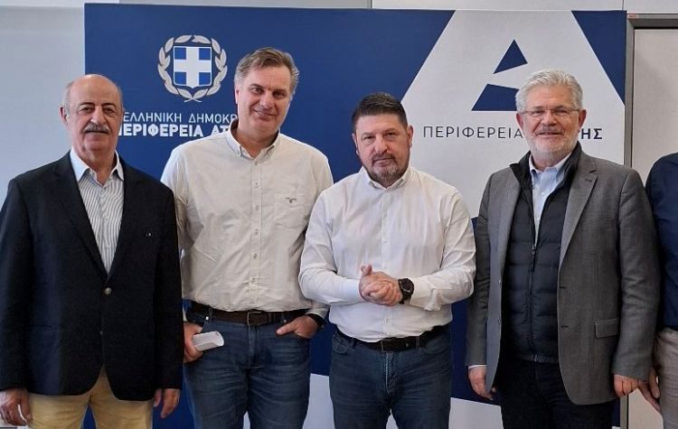 Συνάντηση των επικεφαλής τριών παρατάξεων με τον Ν. Χαρδαλιά