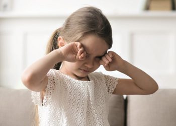 Τραυματισμοί ματιών: Τι μπορεί να πάθετε αν μπει απολυμαντικό στα μάτια σας