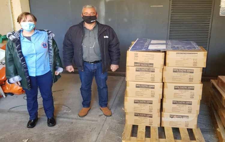 Θερμό «ευχαριστώ» στο ΕΚΑΒ για τη δωρεά 300.000 γαντιών μιας χρήσης