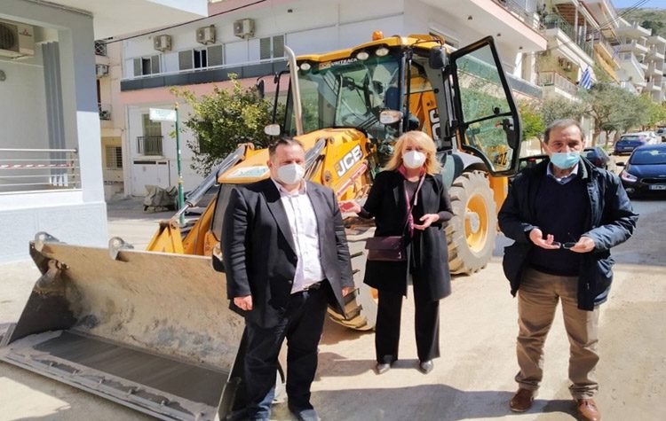 Επίσκεψη της Ρένας Δούρου στο αντιπλημμυρικό έργο Καρέα - Ηλιούπολης