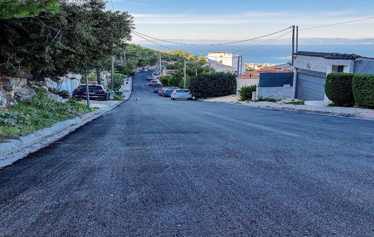 Συντήρηση και επισκευή του οδικού δικτύου στο Πανόραμα Βούλας