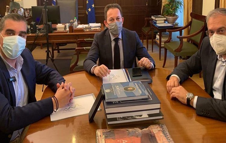 Συνάντηση Κωνσταντάτου - Πέτσα - Θεοδωρικάκου για τη χρηματοδότηση αστικών έργων