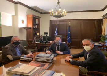 Συνάντηση δημάρχου με Πέτσα και Θεοδωρικάκο για έργα στην πόλη