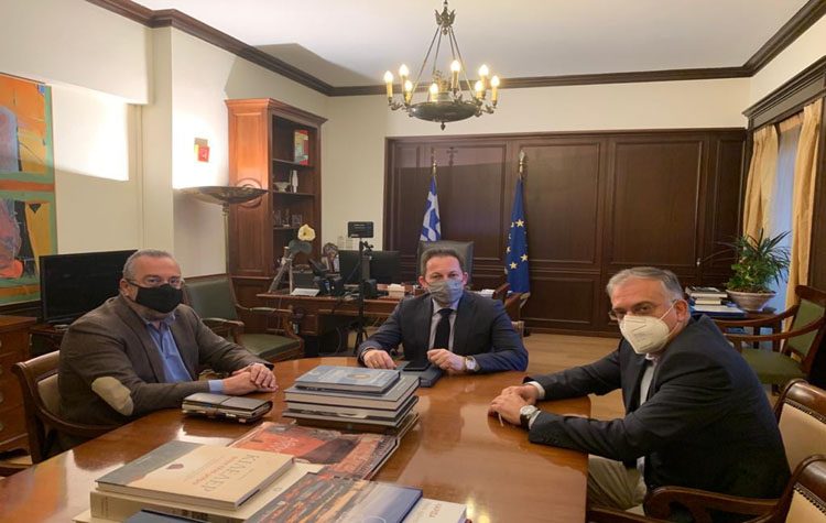 Συνάντηση δημάρχου με Πέτσα και Θεοδωρικάκο για έργα στην πόλη