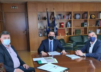 Συνάντηση Κωνσταντάτου με τον υπουργό Περιβάλλοντος και ατζέντα τον Υμηττό