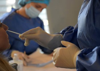 Μοριακά τεστ ανίχνευσης κορωνοϊού στις 23/3 στην κεντρική πλατεία