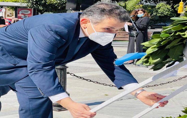 Δημήτρης Κάρναβος: «Περήφανοι και ευγνώμονες στους ήρωες του ’21»
