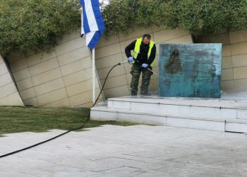 Συνεχίζονται οι απολυμάνσεις σε κοινόχρηστους χώρους του Δήμου