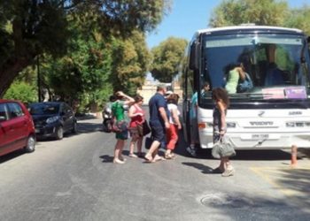 Μεσολάβηση του Δήμου για την επιστροφή χρημάτων από ακυρωθείσα σχολική εκδρομή