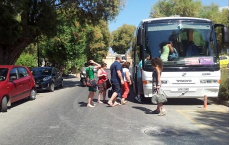 Μεσολάβηση του Δήμου για την επιστροφή χρημάτων από ακυρωθείσα σχολική εκδρομή