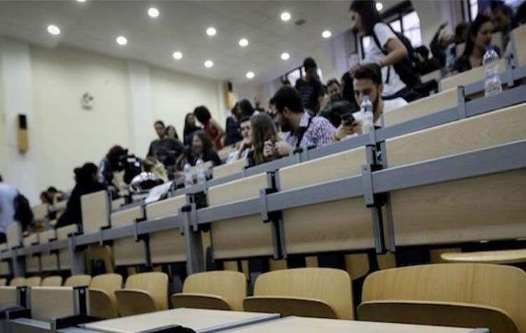 Ανώτατη εκπαίδευση: Το χάος των κακοτεχνιών με κορυφή τα επαγγελματικά προσόντα