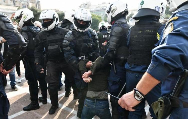 Διαμαρτυρία σωματείων και φορέων στην κεντρική πλατεία για κρατική βία - καταστολή