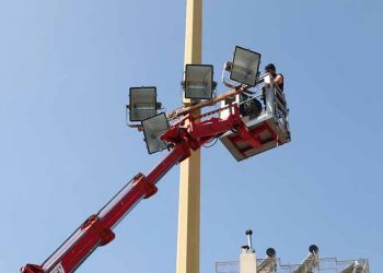 Ο Δήμος Περάματος εκσυγχρονίζει τον ηλεκτροφωτισμό του γηπέδου ποδοσφαίρου της πόλης