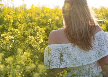 Γ. Θωμάκος: «Γυναίκα, η χαρά της ζωής, η μάνα κάθε ζωής»