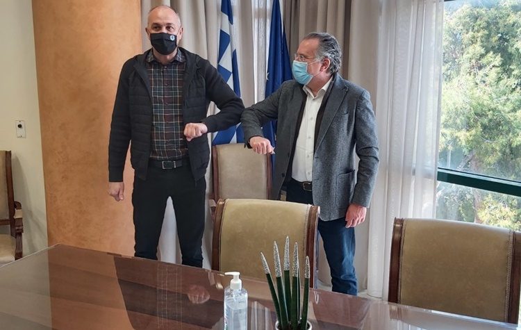 Συνάντηση Σ. Σαραούδα με τον Γ. Κουμουτσάκο με φόντο τα έργα στη πόλη