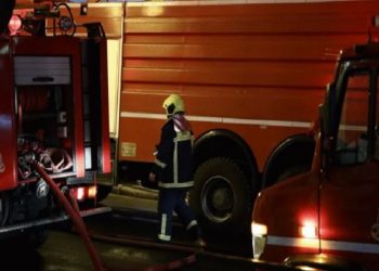 Ένας νεκρός από φωτιά σε μονοκατοικία στη Μαραθώνος