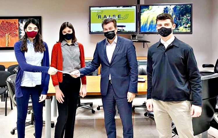 Πρώτο βραβείο στο Λύκειο Φιλοθέης για το οικολογικό παγκάκι