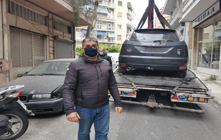 Απομάκρυνση εγκαταλελειμμένων από Χρυσίπου και Λουλουδιών