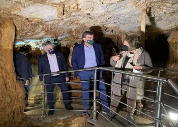 Το σπήλαιο «Κουτούκι» Παιανίας επισκέφθηκε ο δήμαρχος