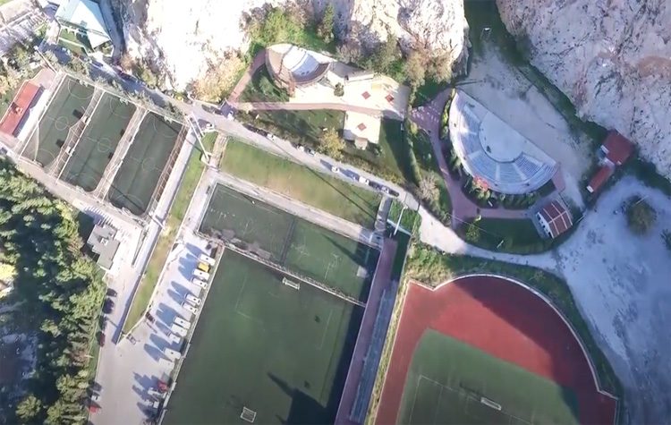 Σε ιδιώτες κατοχυρώνει το Εφετείο τον χώρο του Θεάτρου Βράχων και των αθλητικών εγκαταστάσεων