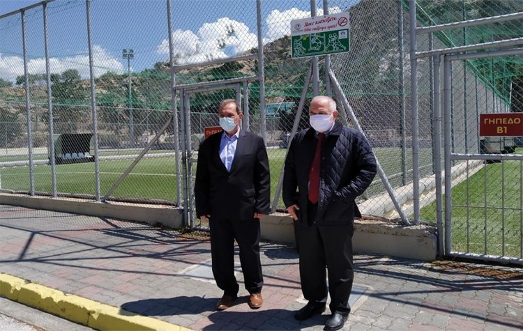 Αντικαπνιστικές πινακίδες στα γήπεδα της Εργάνης