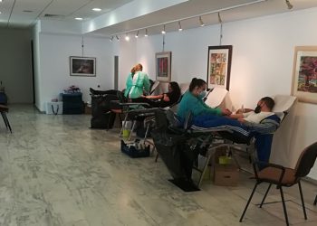 Προσφορά αίματος από εθελοντές εν μέσω πανδημίας