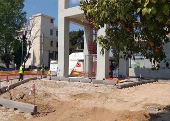 Εργασίες αποκατάστασης και ανάπλασης σε πεζοδρόμια και Υδατόπυργο