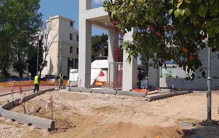 Εργασίες αποκατάστασης και ανάπλασης σε πεζοδρόμια και Υδατόπυργο