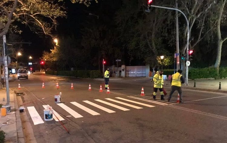 Διαγραμμίσεις σε διαβάσεις πεζών σε κεντρικές λεωφόρους