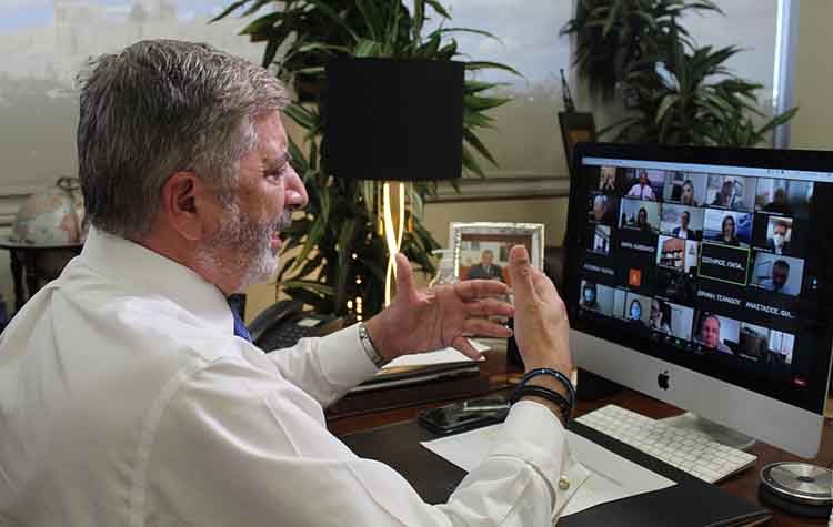 Ενεργότερο ρόλο των Περιφερειών στη διαχείριση της υγειονομικής κρίσης προτείνουν οι επιστήμονες