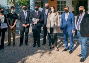 Λύκειο Φιλοθέης: Το καινοτόμο οικολογικό παγκάκι εντυπωσίασε την Νίκη Κεραμέως