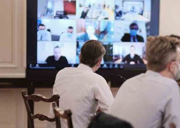 613 μαθητές και εκπαιδευτικοί βρέθηκαν θετικοί