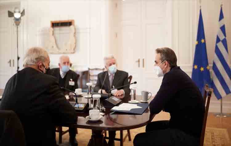 Κυριάκος Μητσοτάκης: «Να πείσουμε τους πιο ηλικιωμένους να κάνουν το εμβόλιο»