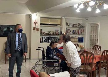 500 μάσκες υψηλής προστασίας στις Στέγες «Το Ψαραυτείο 1 & 2» από τον Γιώργο Κουμουτσάκο