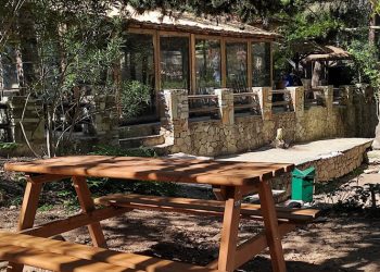 Νέος εξοπλισμός τραπεζοκαθισμάτων στην Καλοπούλα του Υμηττού