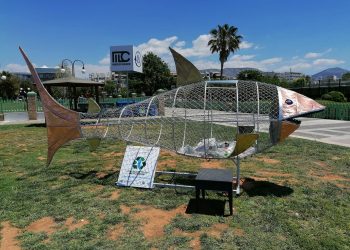 Ο Σάββας: Το πρώτο «ανακυκλόψαρο» στη χώρα στην παραλία του Δήμου