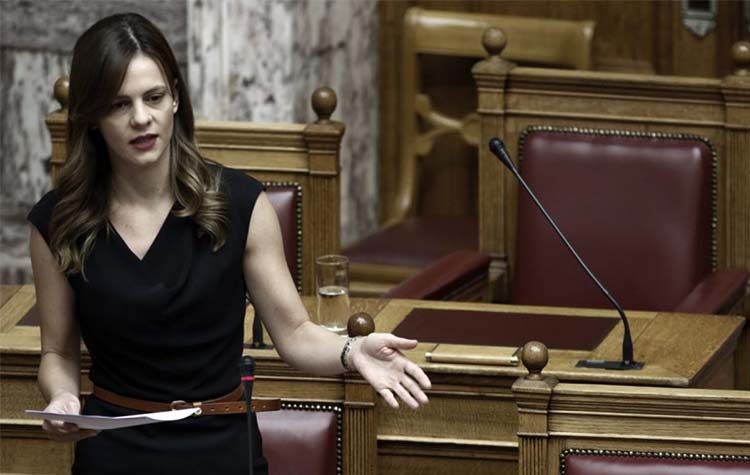 Έφη Αχτσιόγλου: Πανδημία… «ευκαιρίας»