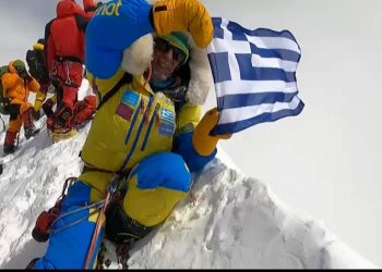 Αντώνης Συκάρης: Στην υψηλότερη κορυφή του πιο επικίνδυνου βουνού της Γης