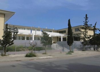 Τρία κρούσματα κορωνοϊού στο Γυμνάσιο Βουλιαγμένης