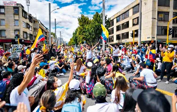 Κολομβία: Δύο μέτρα δύο σταθμά