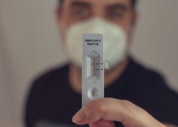 Κορωνοϊός: 1.007 κρούσματα - 481 διασωληνωμένοι - 41 θάνατοι