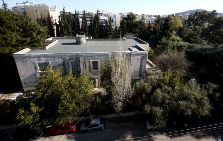 Ανοικτή συζήτηση για το κτήμα Ιόλα στην πλατεία Δημοκρατίας