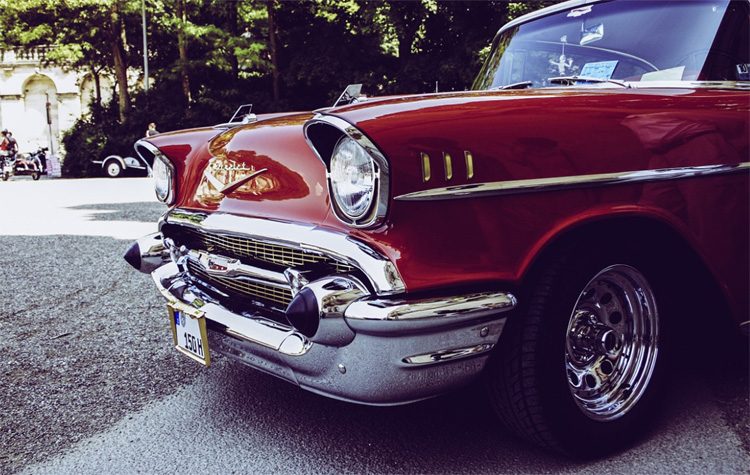 Έκθεση οχημάτων εποχής στο εμπορικό κέντρο του Δήμου