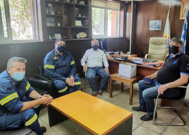 Επίσκεψη Στέργιου Τσίρκα στη  Πυροσβεστική Νέας Μάκρης