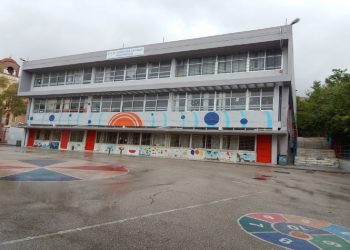 Σχολικών κρουσμάτων κορωνοϊού συνέχεια