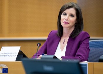 Άννα Μισέλ Ασημακοπούλου: «Ο COVID-19 έχει δημιουργήσει την ανάγκη «να μαθούμε»»